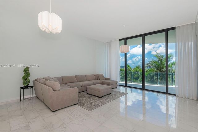 2821 S Bayshore Drive 7B, Coconut Grove, FL 33133