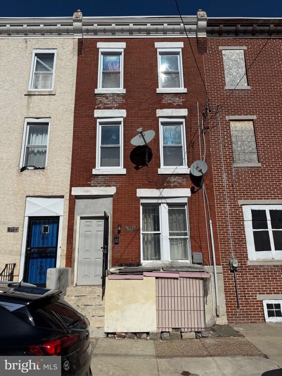 2021 W WESTMORELAND ST, Philadelphia, PA 19140