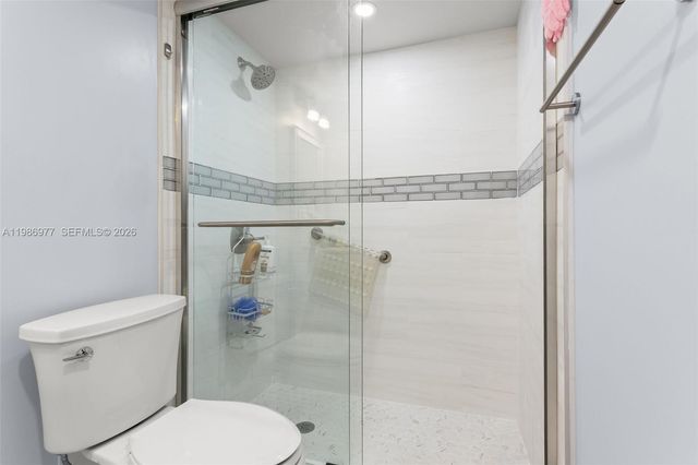 10709 W Clairmont Cir 111, Tamarac, FL 33321