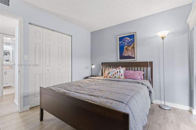 10709 W Clairmont Cir 111, Tamarac, FL 33321