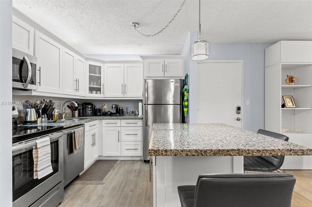 10709 W Clairmont Cir 111, Tamarac, FL 33321