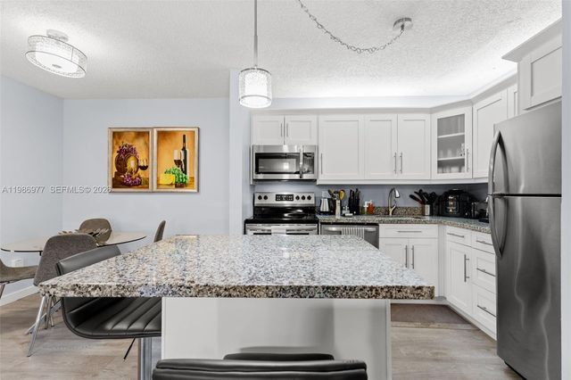 10709 W Clairmont Cir 111, Tamarac, FL 33321