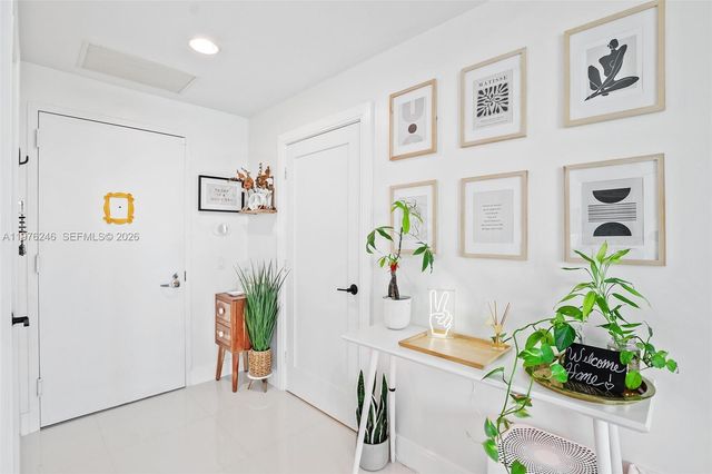 60 SW 13th St 3603, Miami, FL 33130