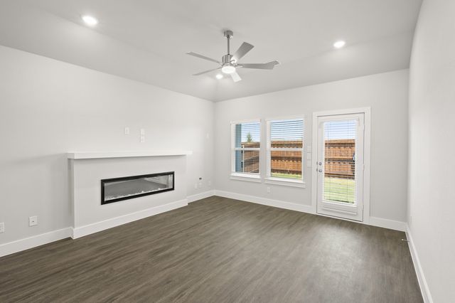 7408 Autumn Hill Drive, Denton, TX 76249