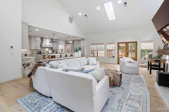 2351 Inverness Dr, Pensacola, FL 32503
