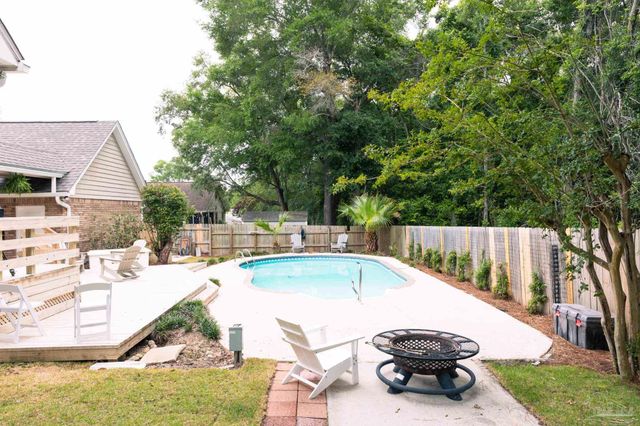 2351 Inverness Dr, Pensacola, FL 32503