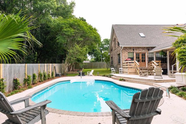 2351 Inverness Dr, Pensacola, FL 32503