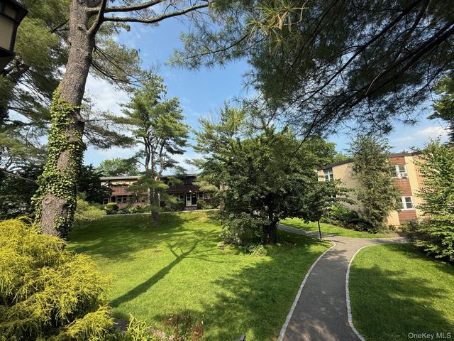 103 Wiltshire Road D4, Scarsdale, NY 10583