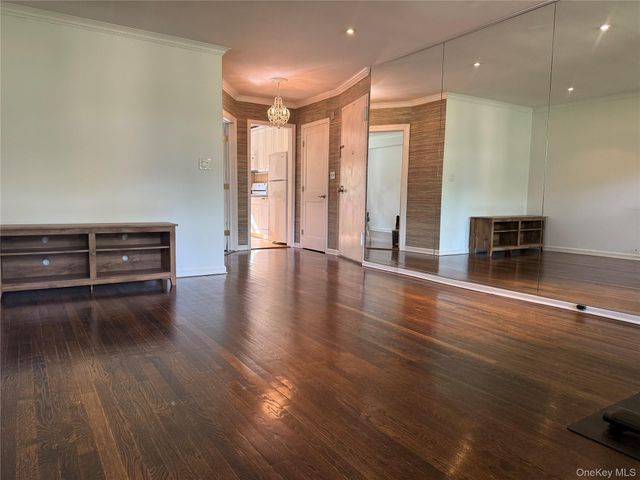 103 Wiltshire Road D4, Scarsdale, NY 10583