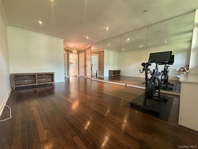 103 Wiltshire Road D4, Scarsdale, NY 10583