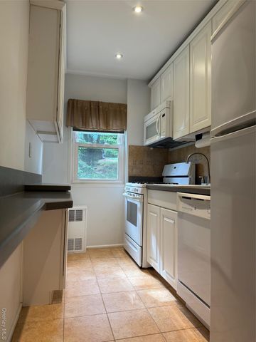 103 Wiltshire Road D4, Scarsdale, NY 10583