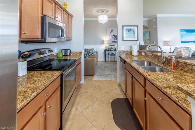 9731 Acqua CT 541, Naples, FL 34113