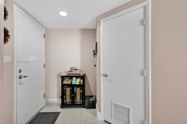 9066 SW 73rd Ct 1203, Miami, FL 33156