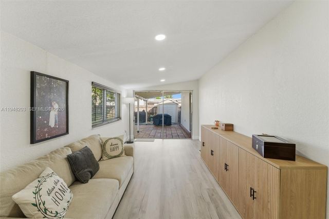 11065 SW 52nd Dr, Miami, FL 33165