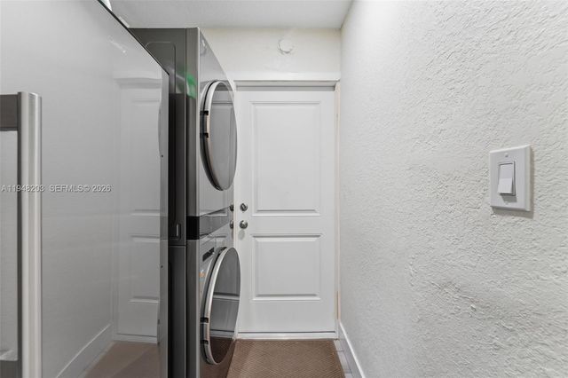 11065 SW 52nd Dr, Miami, FL 33165