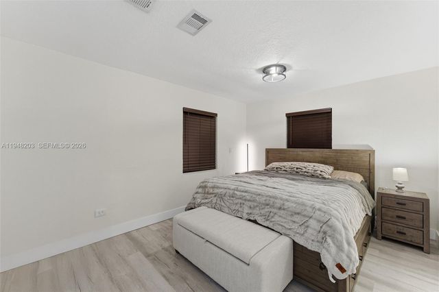 11065 SW 52nd Dr, Miami, FL 33165