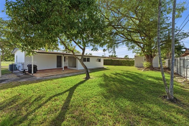 11065 SW 52nd Dr, Miami, FL 33165