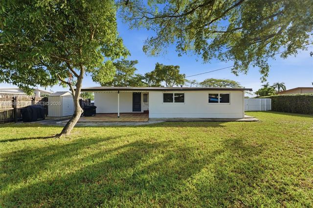 11065 SW 52nd Dr, Miami, FL 33165