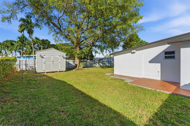 11065 SW 52nd Dr, Miami, FL 33165