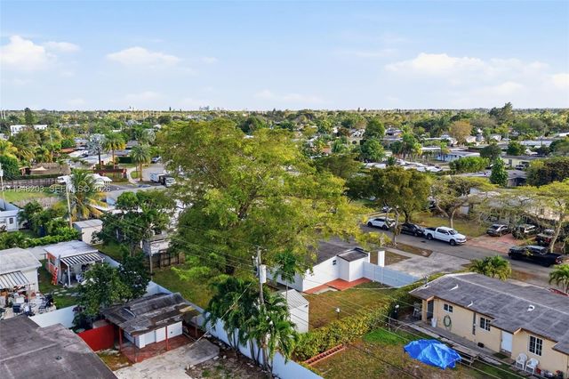 11065 SW 52nd Dr, Miami, FL 33165