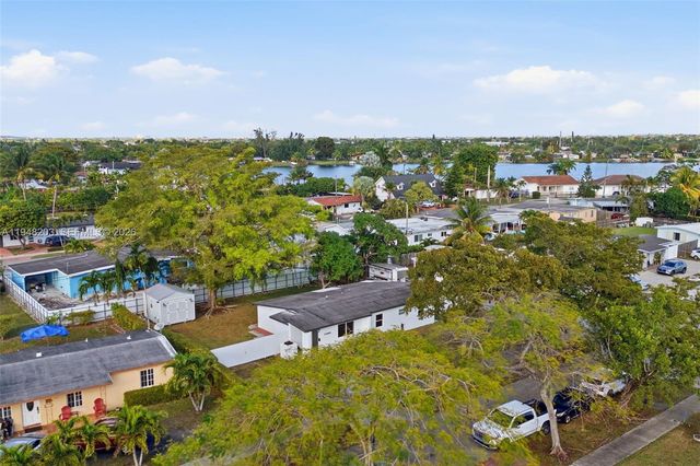 11065 SW 52nd Dr, Miami, FL 33165