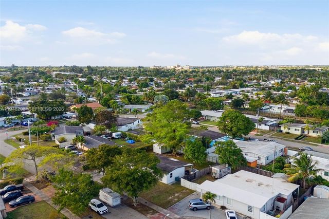 11065 SW 52nd Dr, Miami, FL 33165