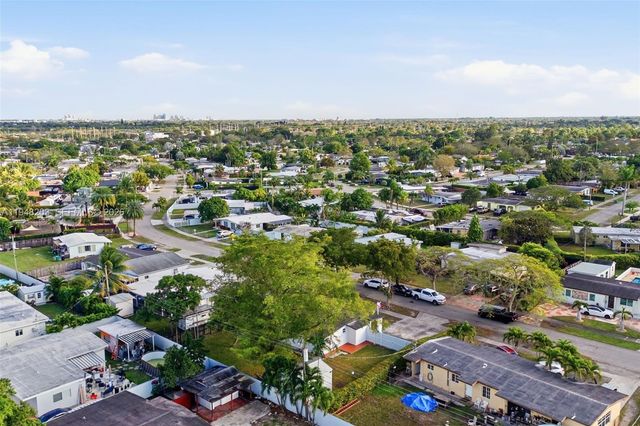 11065 SW 52nd Dr, Miami, FL 33165