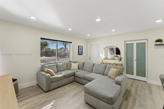 11065 SW 52nd Dr, Miami, FL 33165