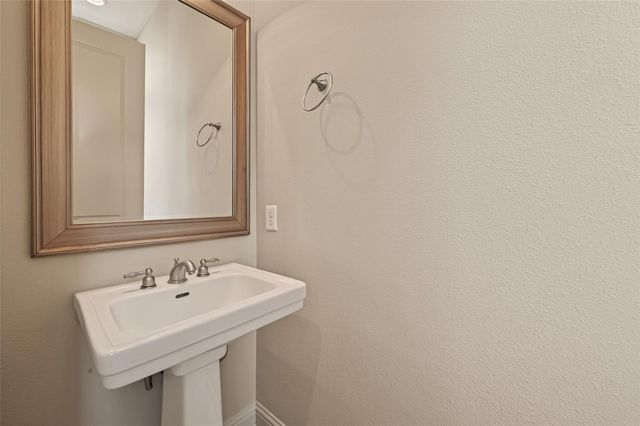 5211 Eigel Street A, Houston, TX 77007