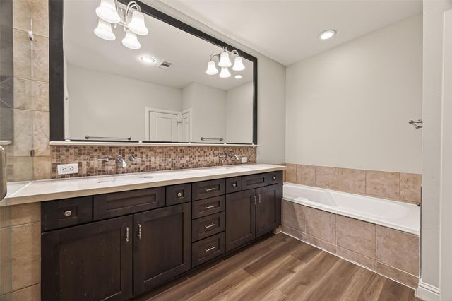 5211 Eigel Street A, Houston, TX 77007