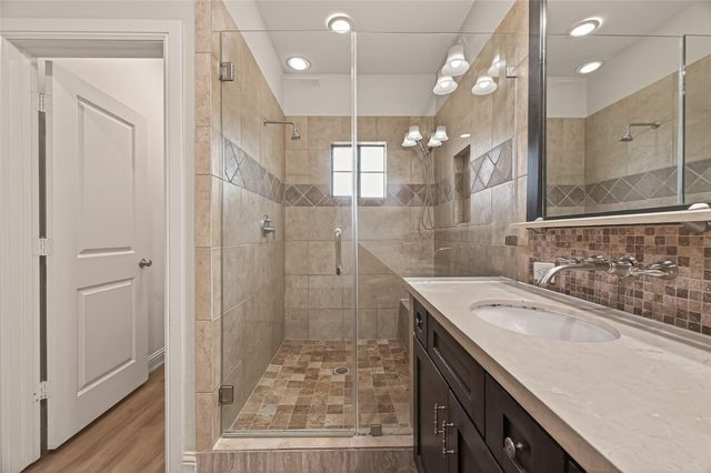 5211 Eigel Street A, Houston, TX 77007