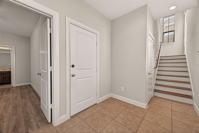 5211 Eigel Street A, Houston, TX 77007