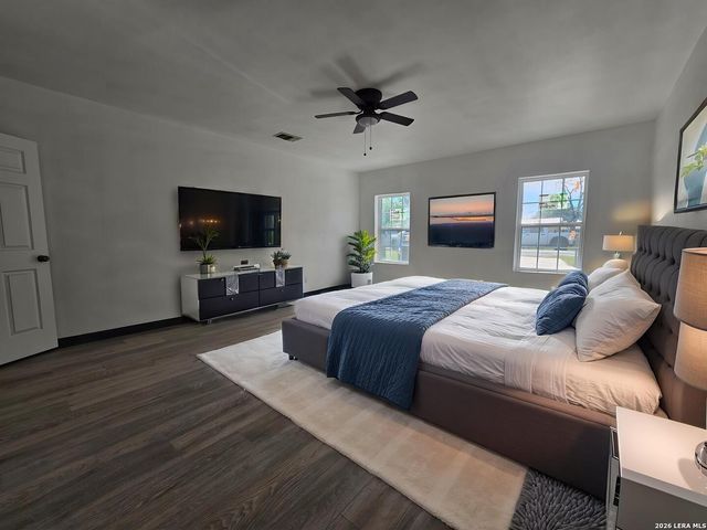 5049 Blue Bonnet, Seguin, TX 78155