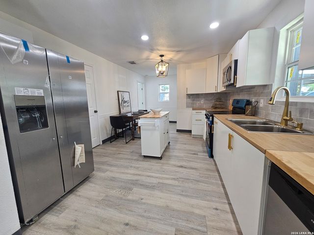 5049 Blue Bonnet, Seguin, TX 78155