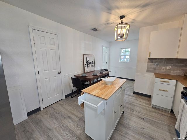 5049 Blue Bonnet, Seguin, TX 78155