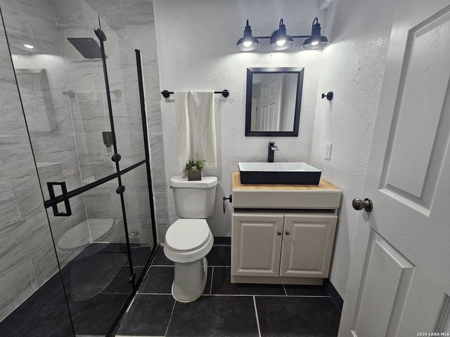 5049 Blue Bonnet, Seguin, TX 78155