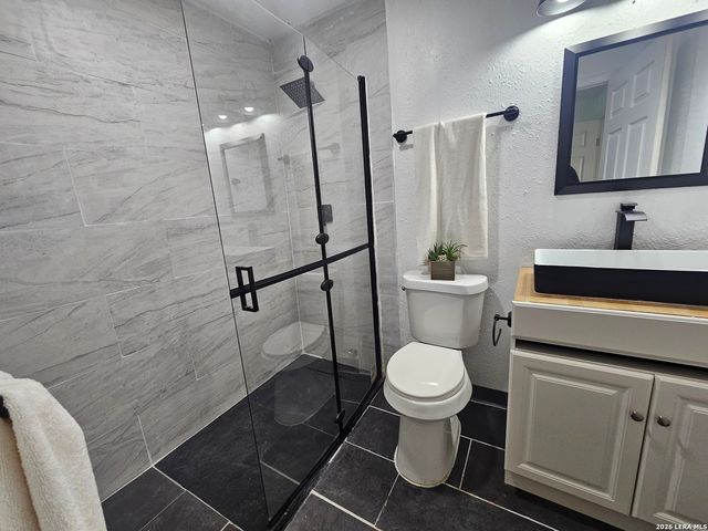 5049 Blue Bonnet, Seguin, TX 78155