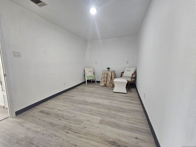 5049 Blue Bonnet, Seguin, TX 78155