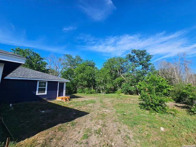 5049 Blue Bonnet, Seguin, TX 78155