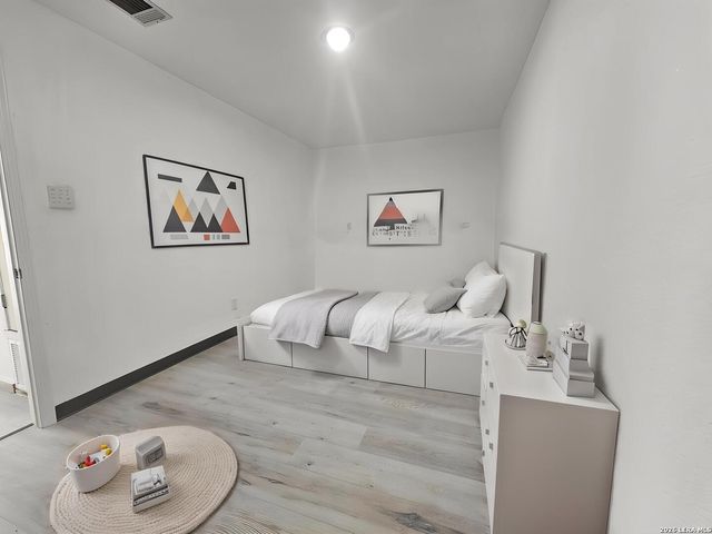 5049 Blue Bonnet, Seguin, TX 78155