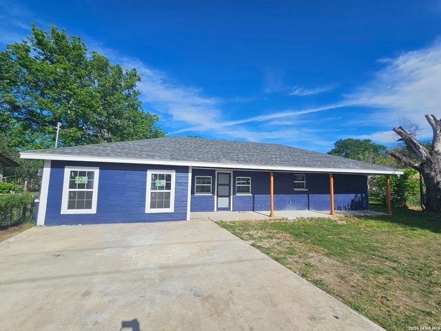 5049 Blue Bonnet, Seguin, TX 78155