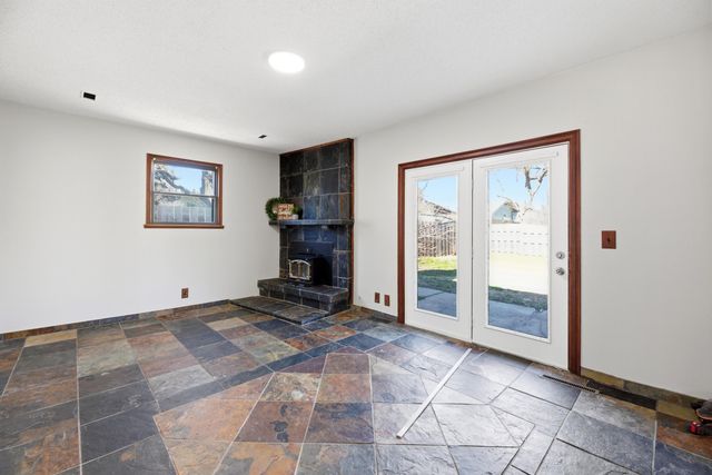 832 N COUNTRY ACRES AVE, Wichita, KS 67212