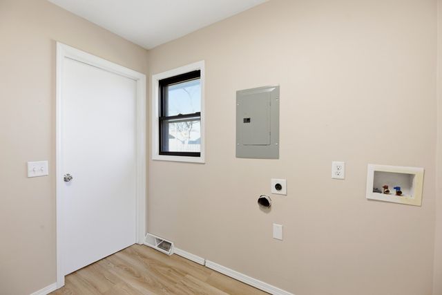 832 N COUNTRY ACRES AVE, Wichita, KS 67212