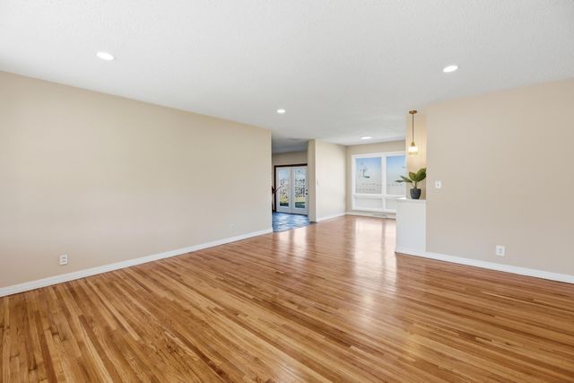 832 N COUNTRY ACRES AVE, Wichita, KS 67212