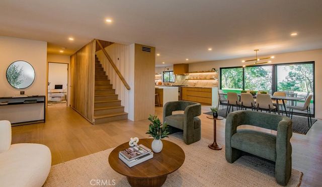 24245 Hatteras, Woodland Hills, CA 91367
