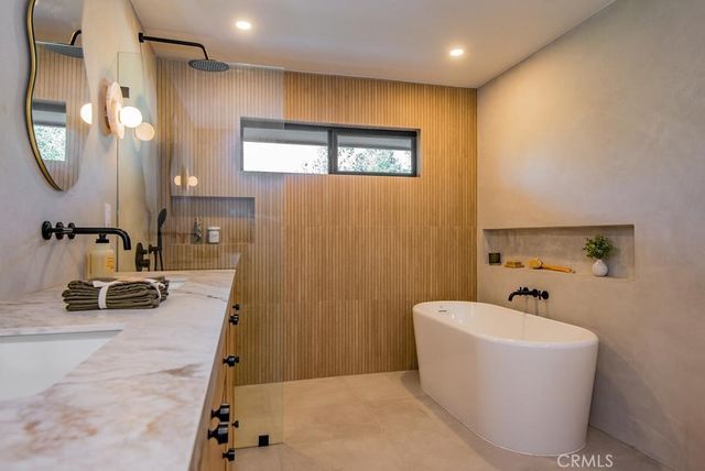 24245 Hatteras, Woodland Hills, CA 91367