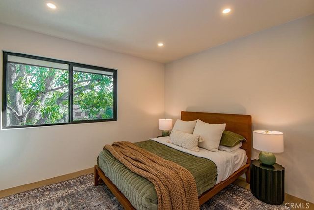 24245 Hatteras, Woodland Hills, CA 91367