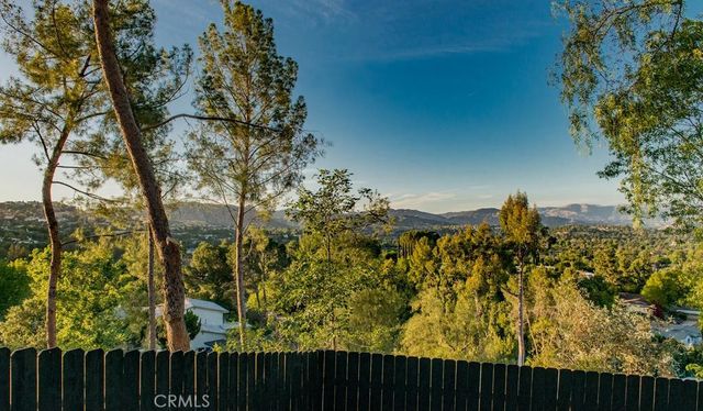 24245 Hatteras, Woodland Hills, CA 91367