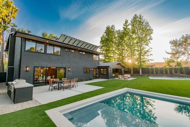 24245 Hatteras, Woodland Hills, CA 91367