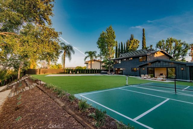 24245 Hatteras, Woodland Hills, CA 91367